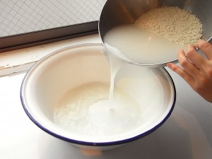 米とぎ汁の画像