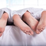 足の裏が熱くなる原因！痛みや痒みもある場合は病気？眠れないときは？